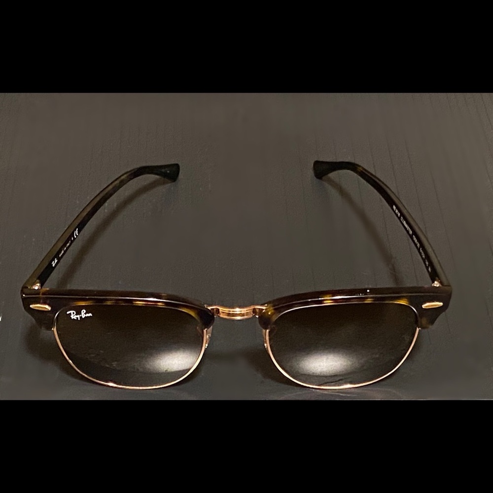 SOLD - Ray-Ban Authentic Clubmaster Tortoise Frame Sunglasses - GUC. - Picture 2 of 16